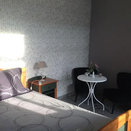 Ma Maison לינה וארוחת בוקר ביון