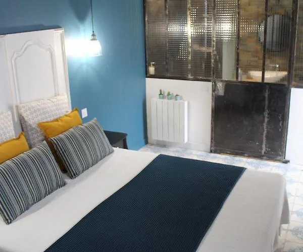 לינה וארוחת בוקר Ma Maison 3*